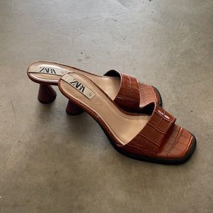 Zara Tan Faux Leather Croc Sandals Size 37